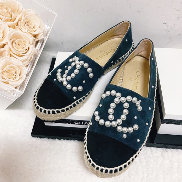 Authentic CHANEL Stunning Pearl CC Dark Teal Suede Espadrilles - Picture 13 of 15